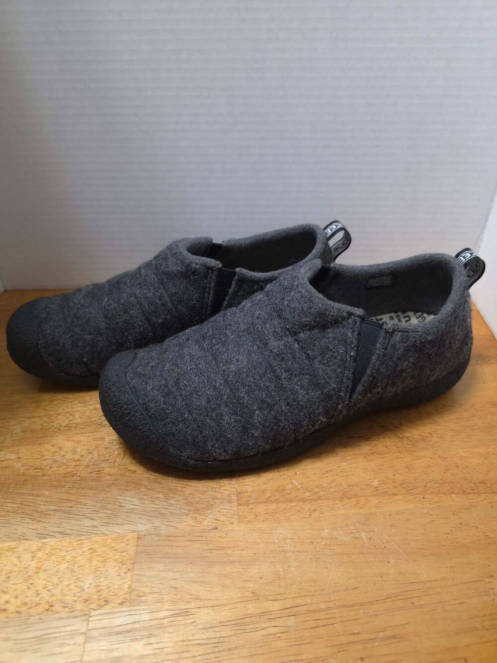 KEEN Men's Howser II Slip-On Shoes Dark Gray Felt